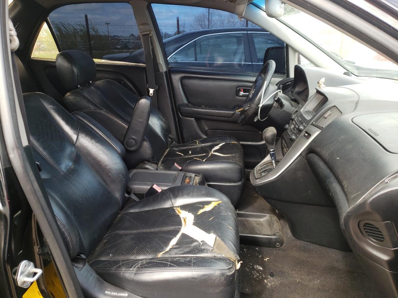 Photo 5 from auction – 2001 LEXUS RX 300 with VIN JTJHF10U410209542