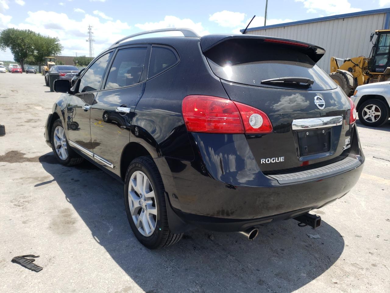 Photo 3 from auction – 2013 NISSAN ROGUE S with VIN JN8AS5MV4DW656033