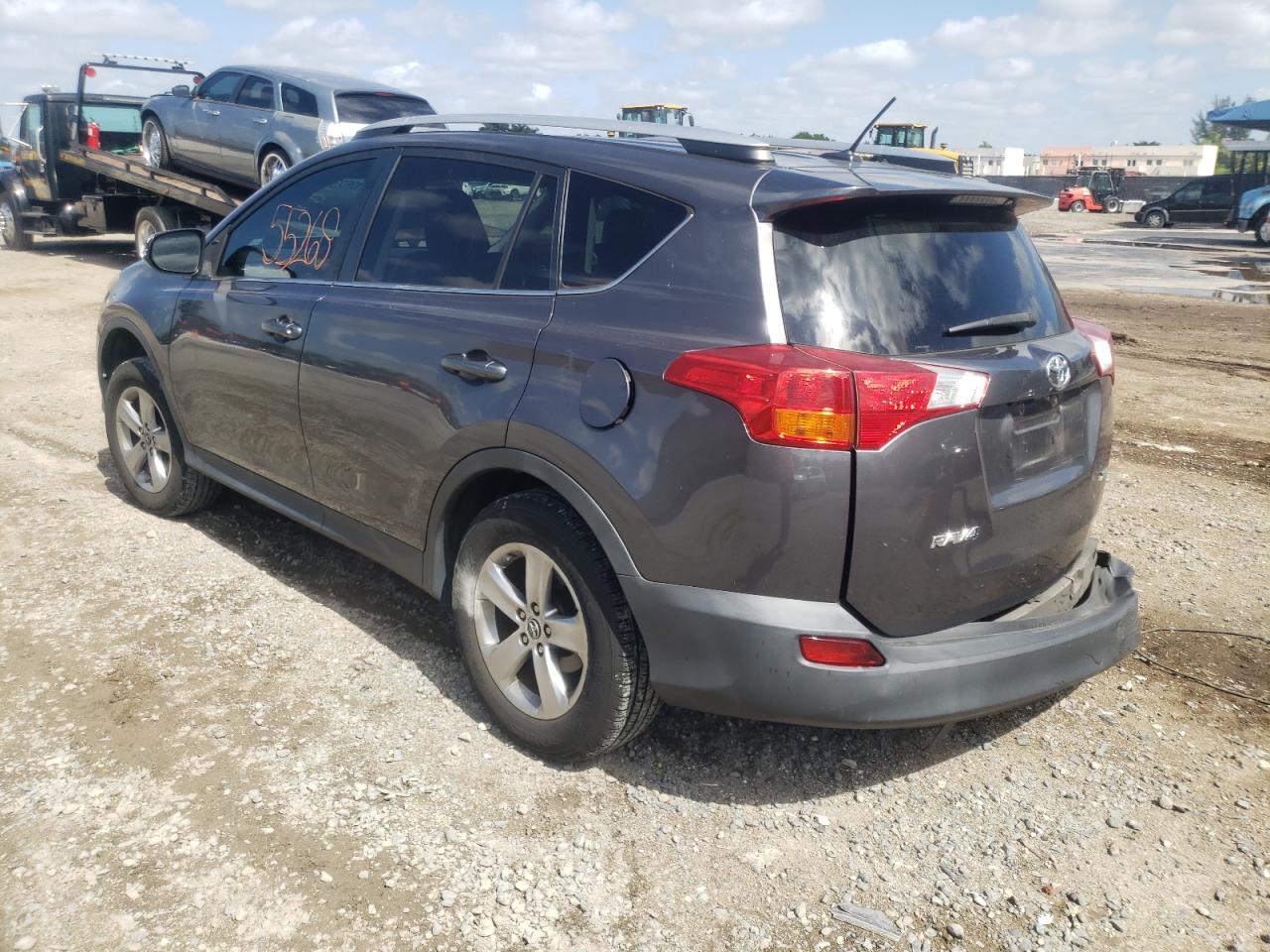 Photo 3 from auction – 2015 TOYOTA RAV4 XLE with VIN 2T3WFREV2FW170396