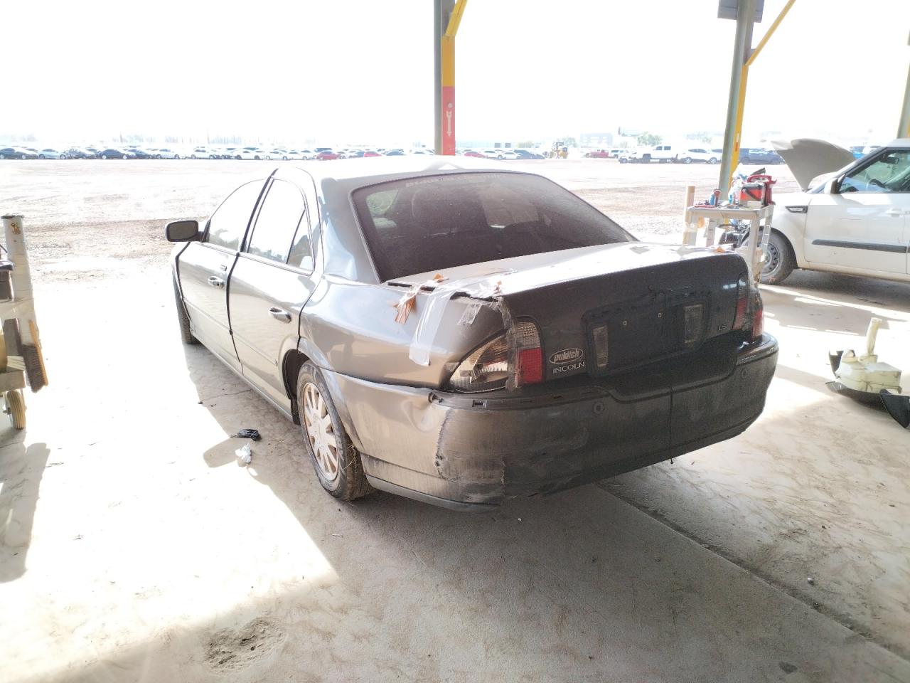 Photo 3 from auction – 2003 LINCOLN LS with VIN 1LNHM86S93Y699046