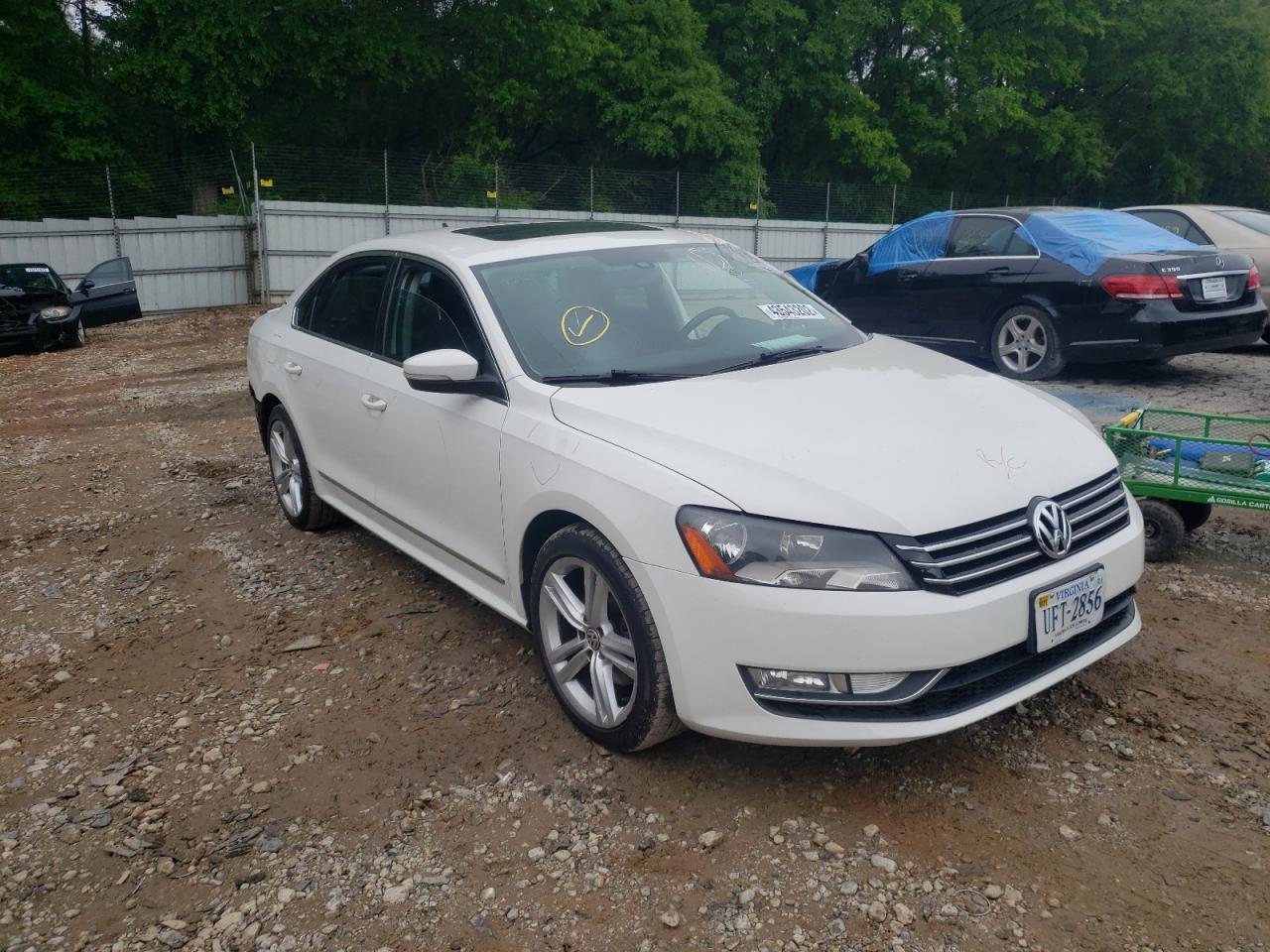 VOLKSWAGEN PASSAT SEL 2014 with VIN 1VWCS7A37EC056688 - Photo from auction