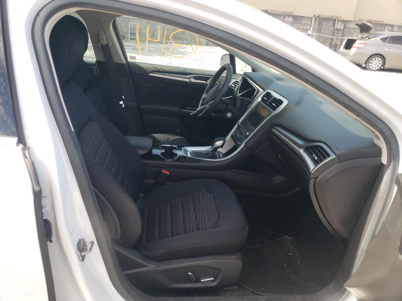 Photo 5 from auction – 2016 FORD FUSION SE with VIN 3FA6P0H70GR311452