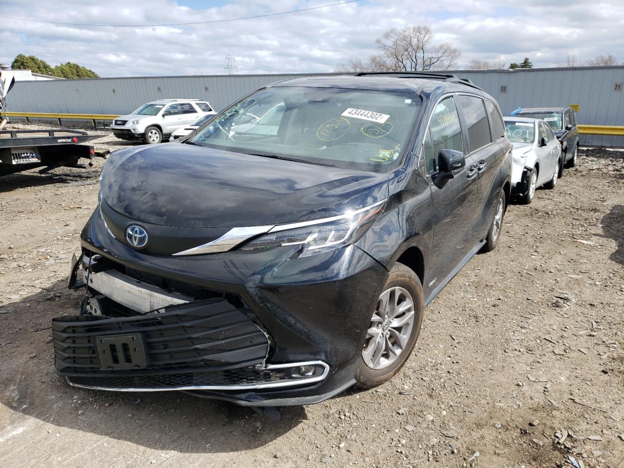 Photo 15 from auction – 2021 TOYOTA SIENNA XLE with VIN 5TDYSKFC3MS019199