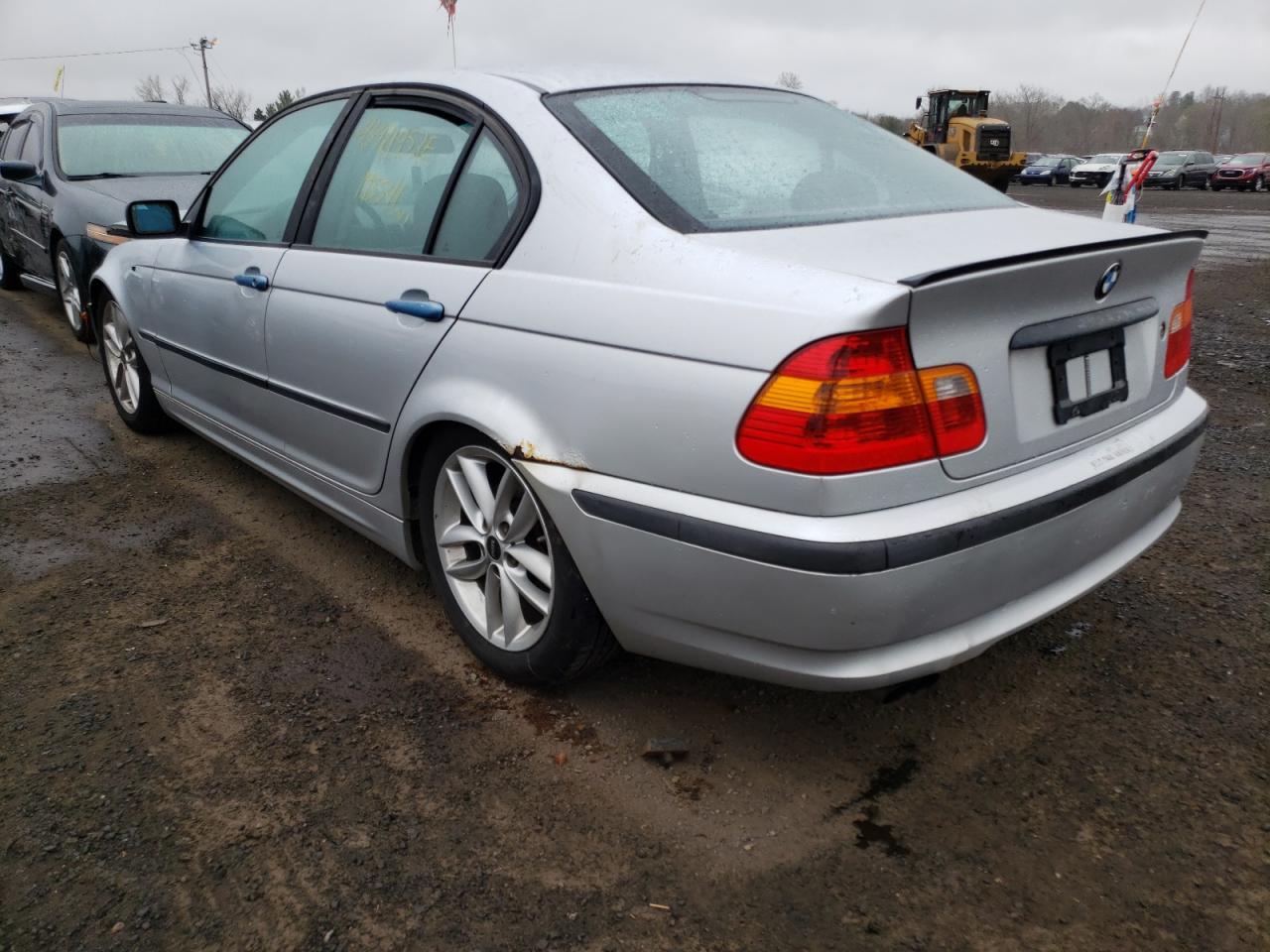 Photo 3 from auction – 2002 BMW 325 I with VIN WBAEV33412KL66206