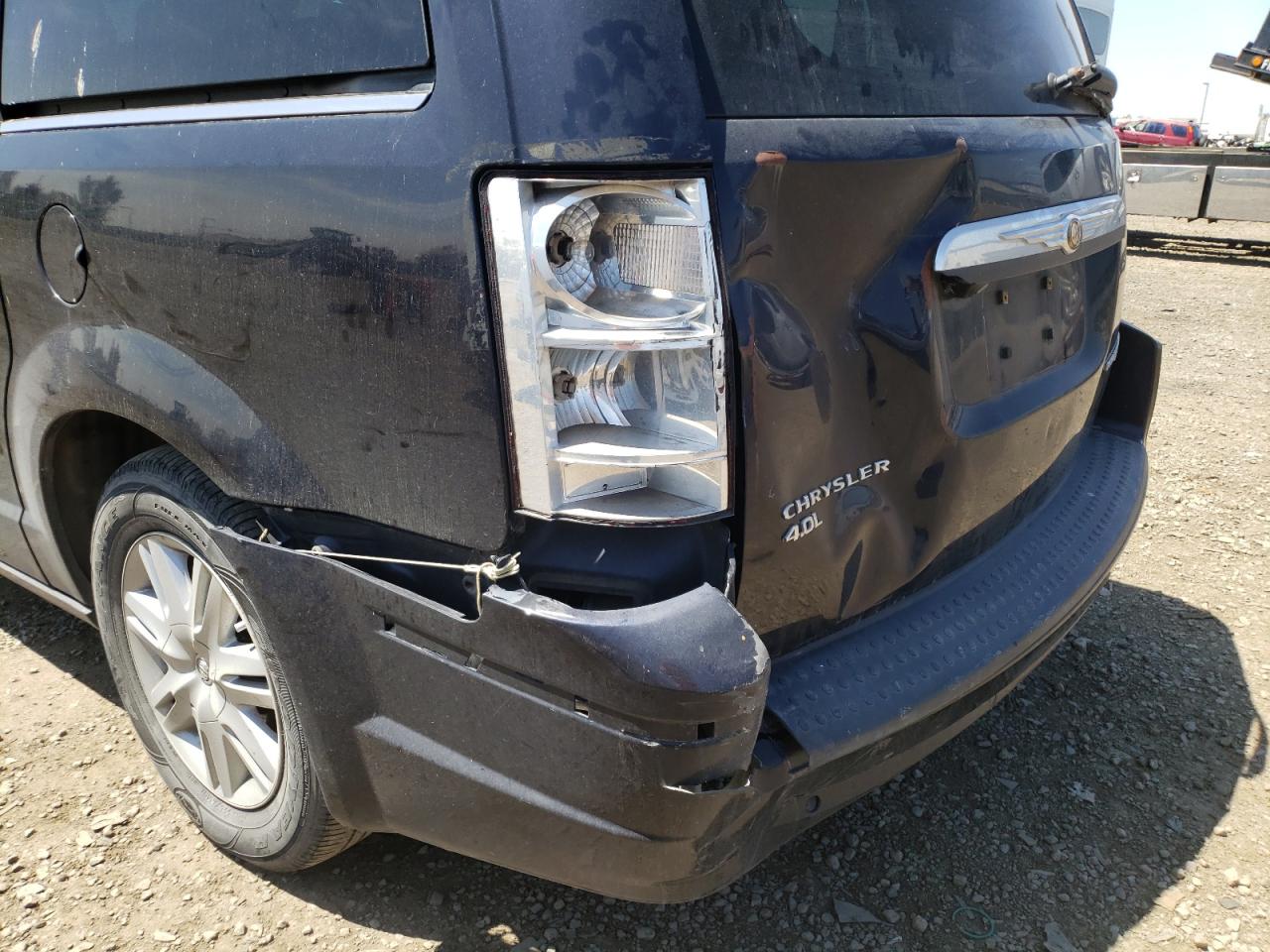 Photo 9 from auction – 2010 CHRYSLER TOWN & COU with VIN 2A4RR6DX9AR149029