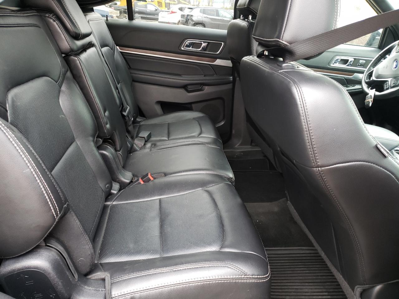 Photo 6 from auction – 2017 FORD EXPLORER L with VIN 1FM5K8F8XHGB81327