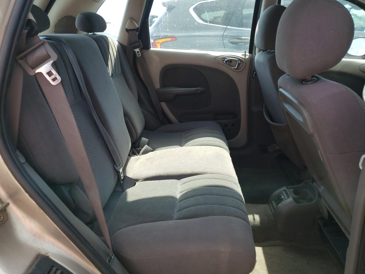 Photo 6 from auction – 2004 CHRYSLER PT CRUISER with VIN 3C4FY48B04T358269