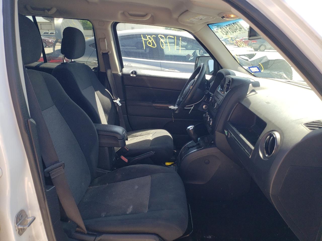 Photo 5 from auction – 2017 JEEP PATRIOT SP with VIN 1C4NJPBA2HD149838