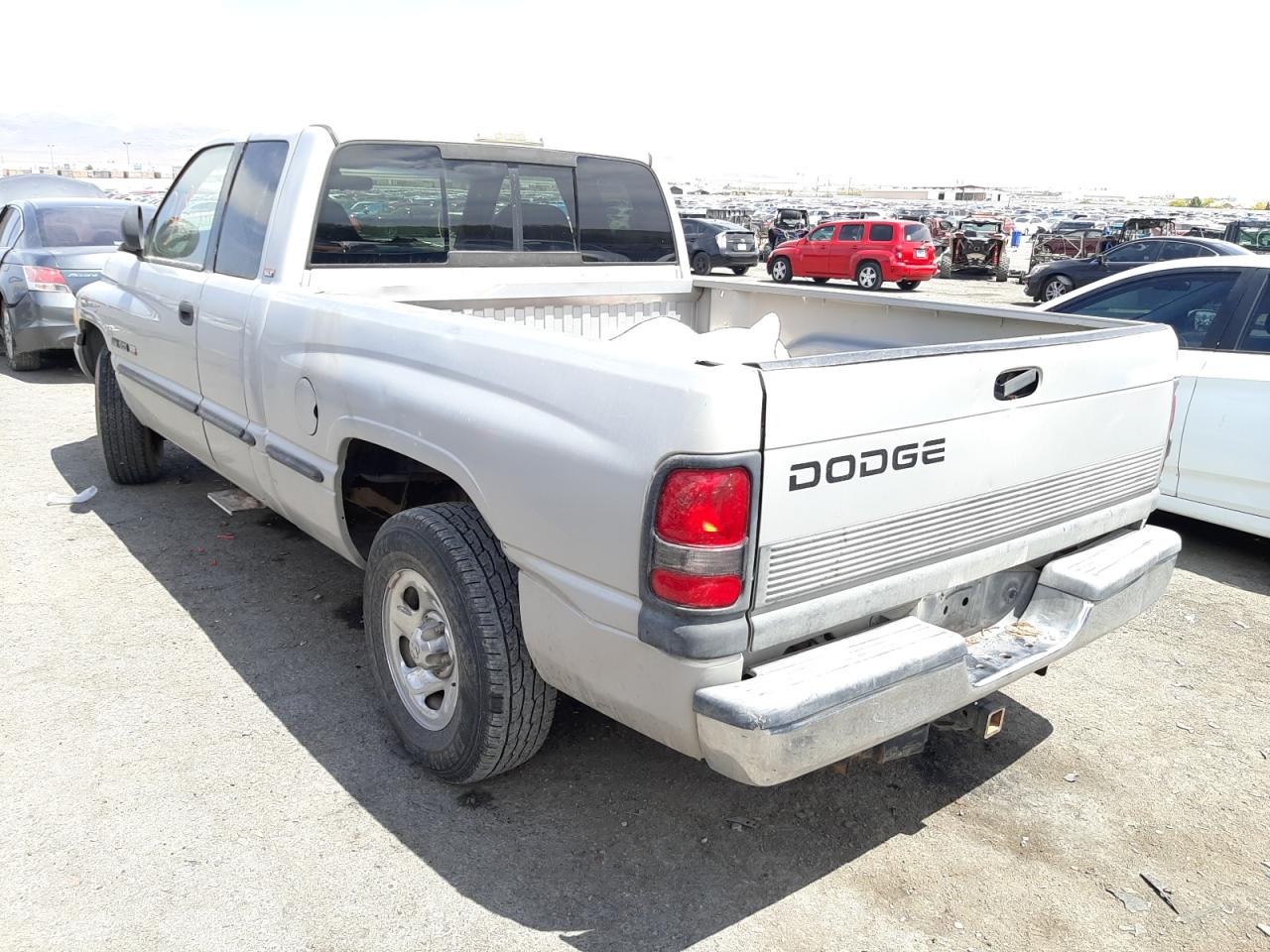 Photo 3 from auction – 1998 DODGE RAM 1500 with VIN 3B7HC13Y4WG143524