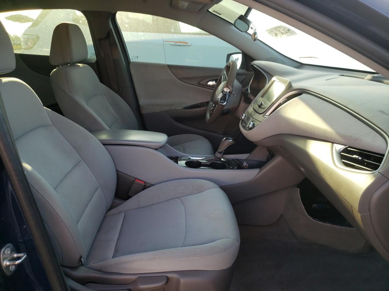 Photo 5 from auction – 2016 CHEVROLET MALIBU LS with VIN 1G1ZB5ST1GF273874