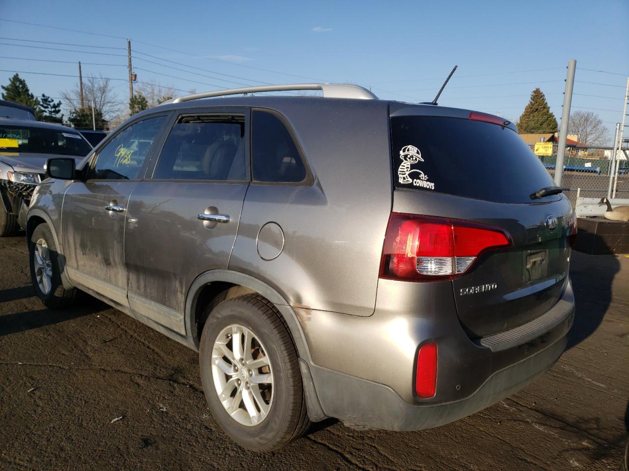 Photo 3 from auction – 2014 KIA SORENTO with VIN 5XYKT3A61EG531875