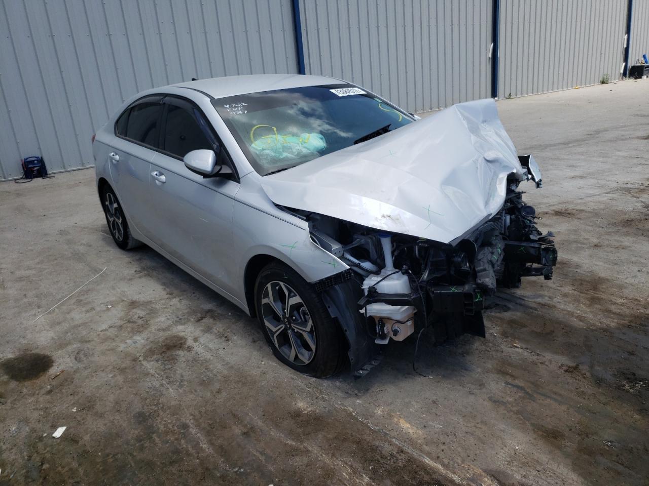 KIA FORTE FE 2021 with VIN 3KPF24AD8ME359767 - Photo from auction