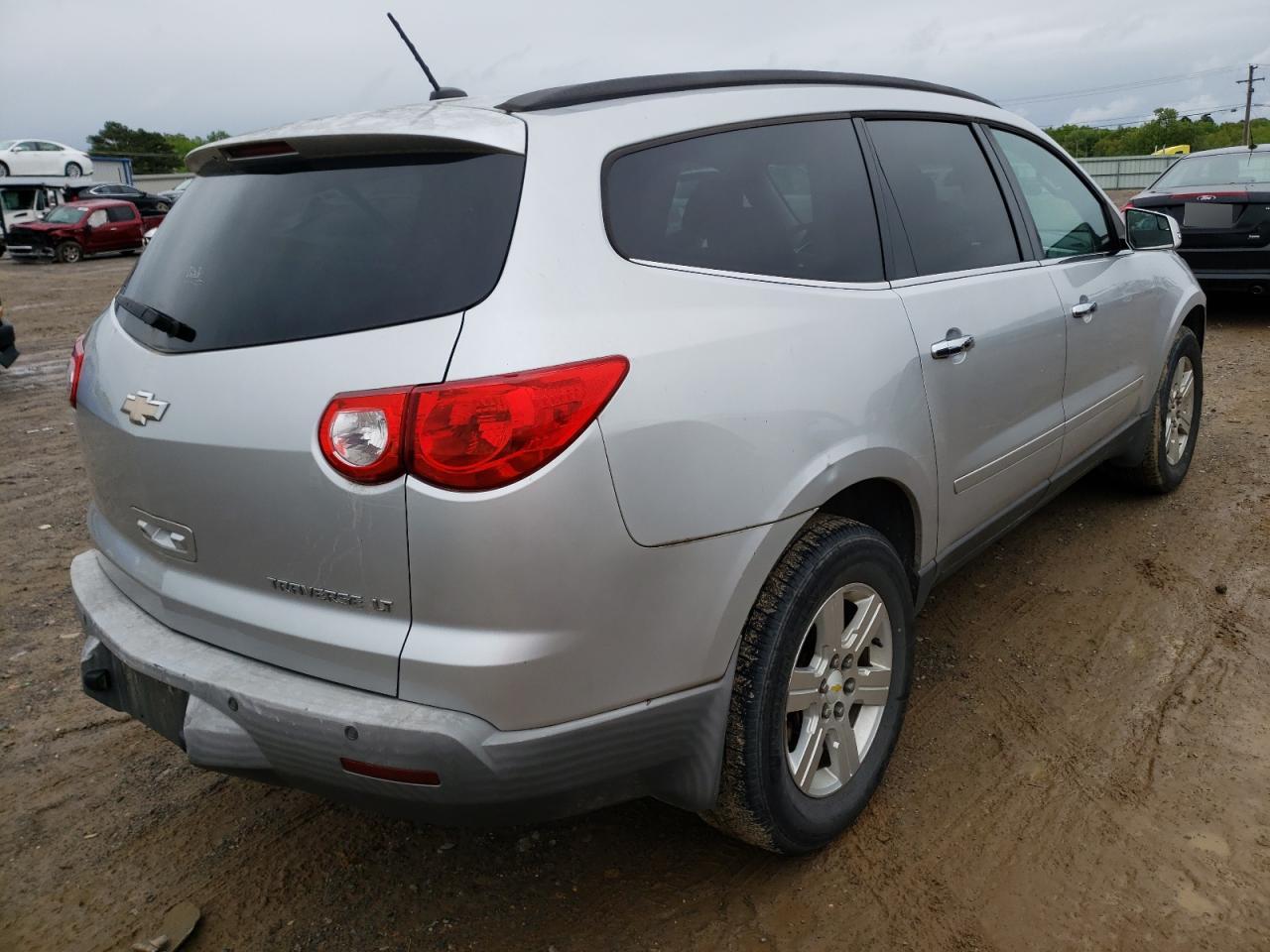 Photo 4 from auction – 2010 CHEVROLET TRAVERSE L with VIN 1GNLRFED3AS141448