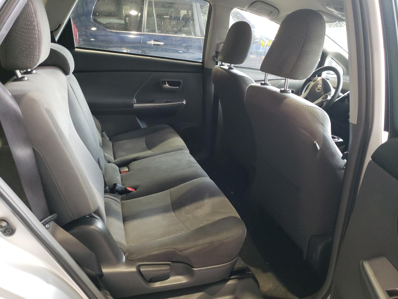 Photo 6 from auction – 2012 TOYOTA PRIUS V with VIN JTDZN3EU3C3061898