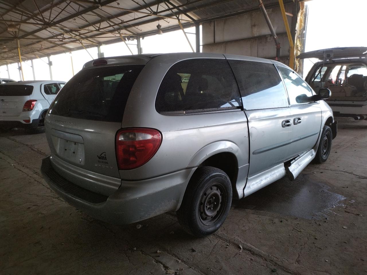 Photo 4 from auction – 2003 DODGE GRAND CARA with VIN 2D4GP44303R153920
