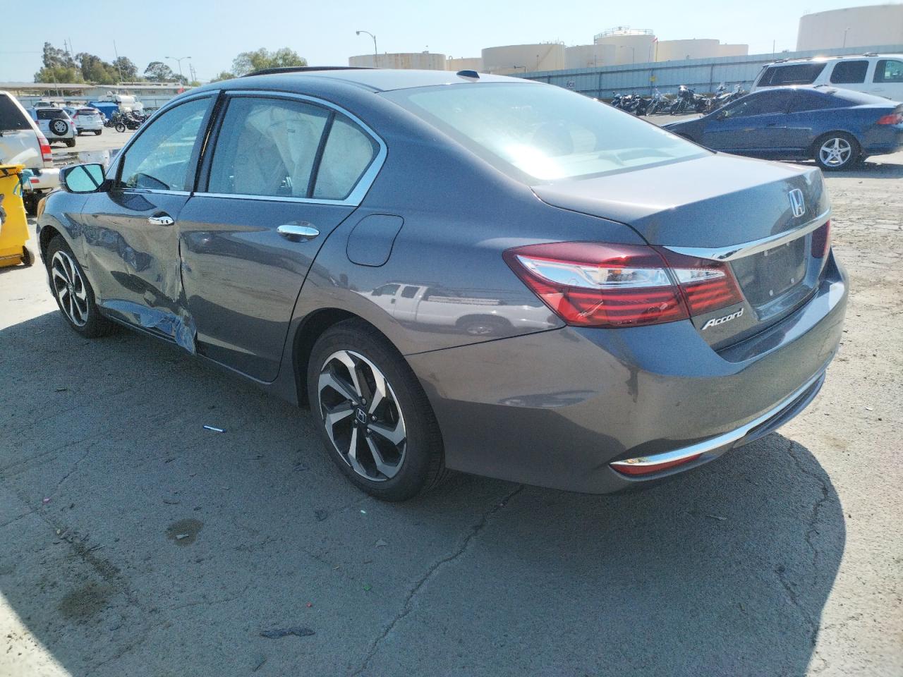 Photo 3 from auction – 2017 HONDA ACCORD EX with VIN 1HGCR2F74HA232157