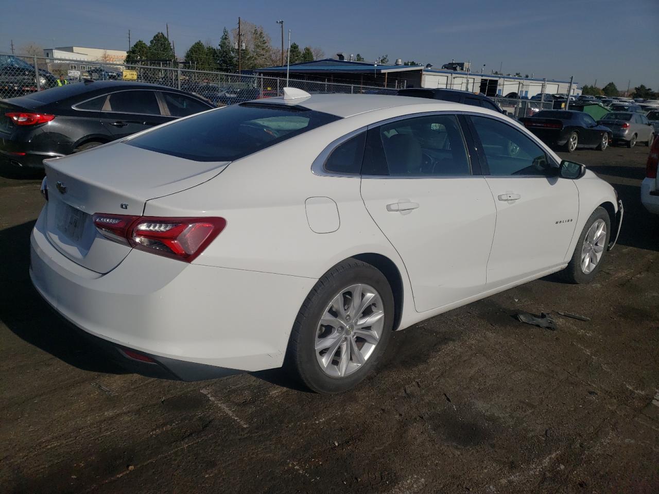 Photo 4 from auction – 2020 CHEVROLET MALIBU LT with VIN 1G1ZD5ST7LF092914