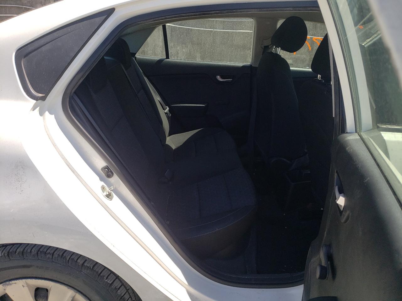 Photo 6 from auction – 2018 KIA RIO LX with VIN 3KPA24AB9JE071602