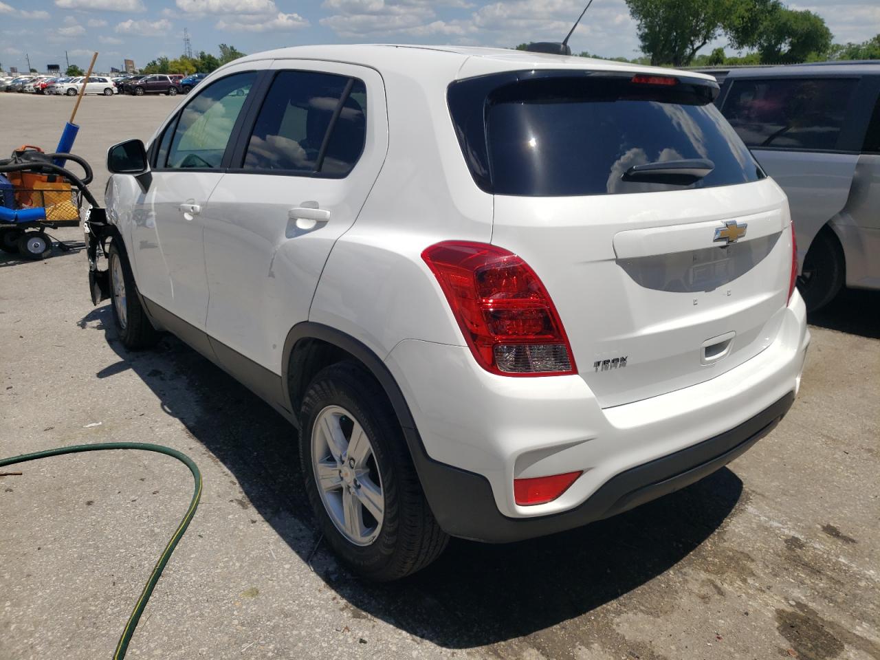 Photo 3 from auction – 2020 CHEVROLET TRAX LS with VIN KL7CJKSB4LB085886
