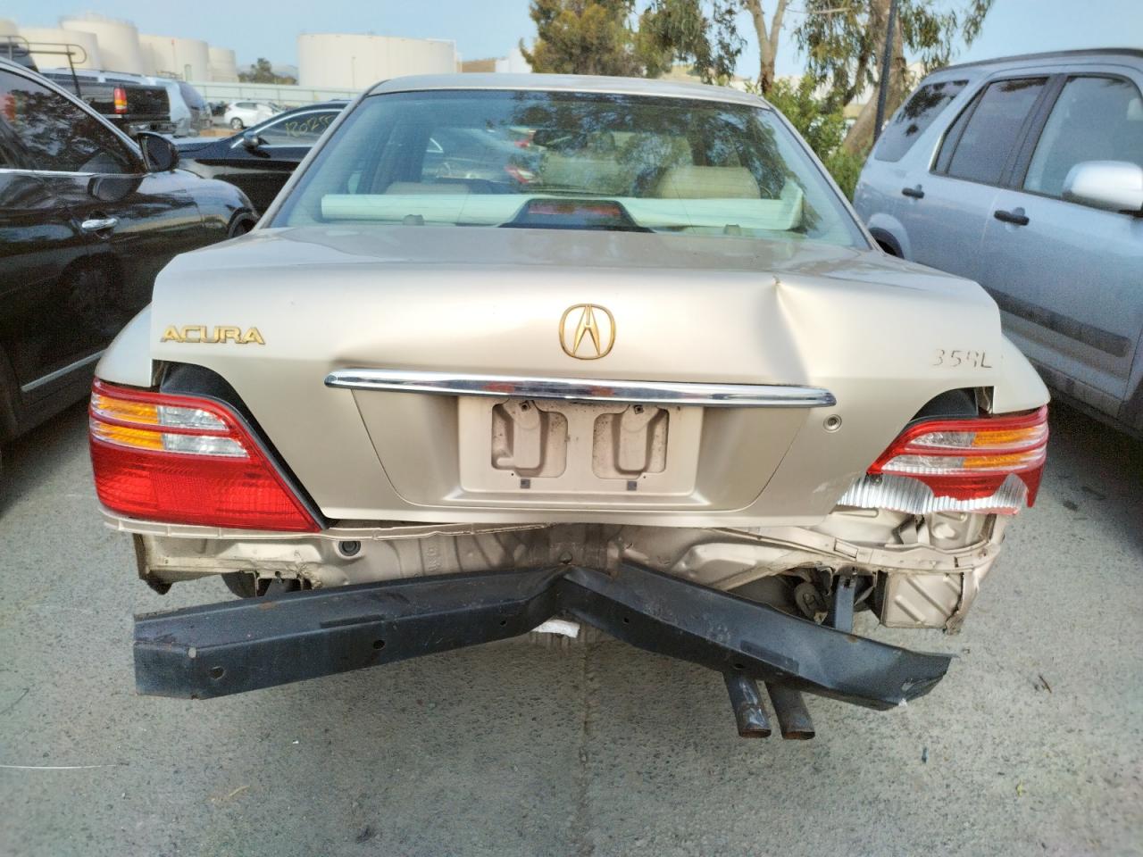 Photo 9 from auction – 2001 ACURA 3.5RL with VIN JH4KA96531C002630