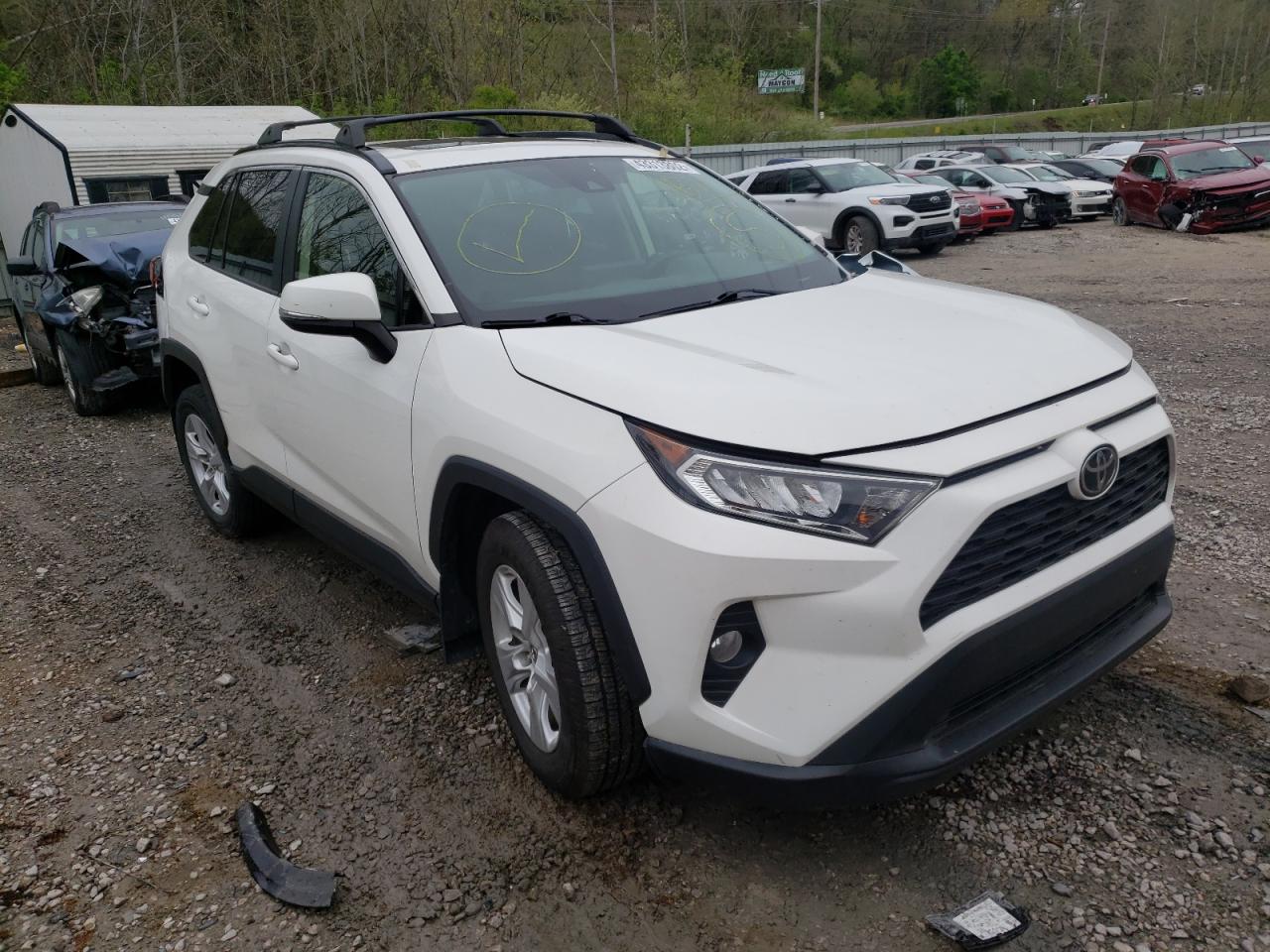 Zdjęcie 1 z aukcji – 2019 TOYOTA RAV4 XLE z VIN JTMP1RFV3KD023240