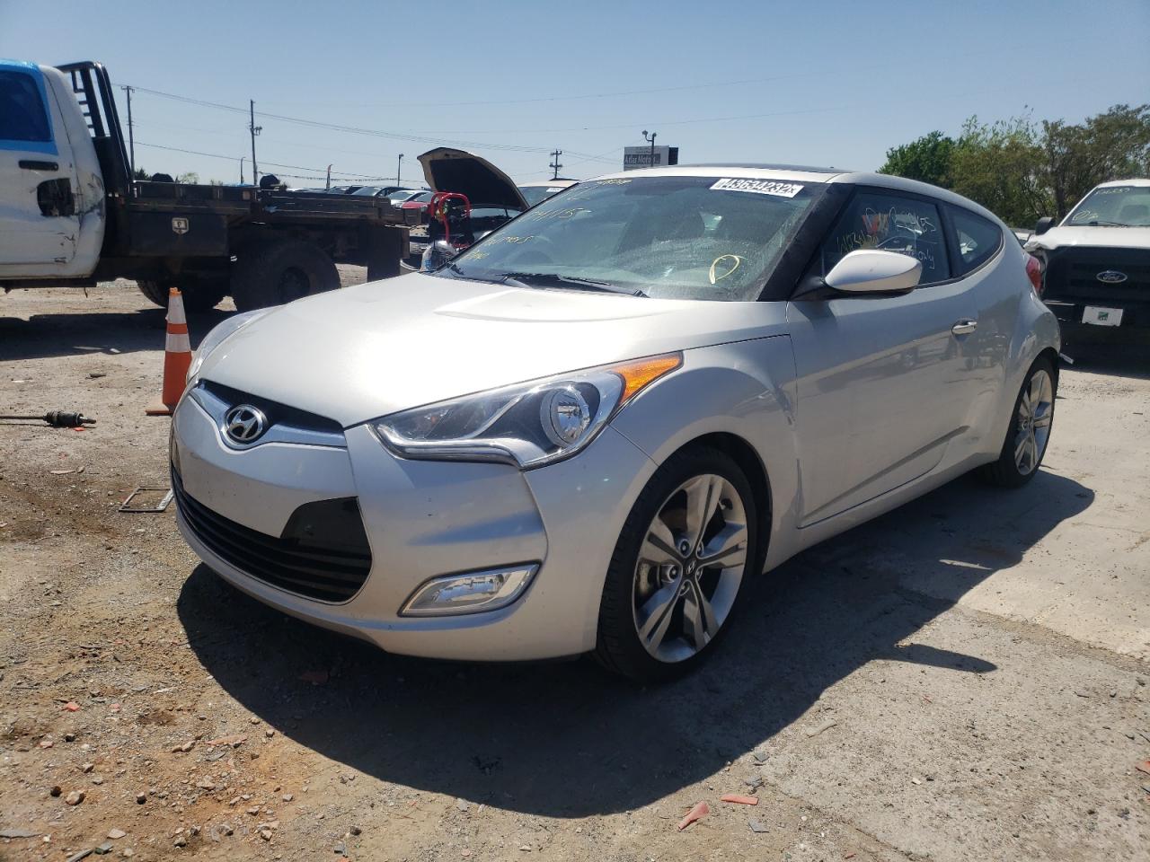 Photo 2 from auction – 2017 HYUNDAI VELOSTER with VIN KMHTC6AD2HU318209