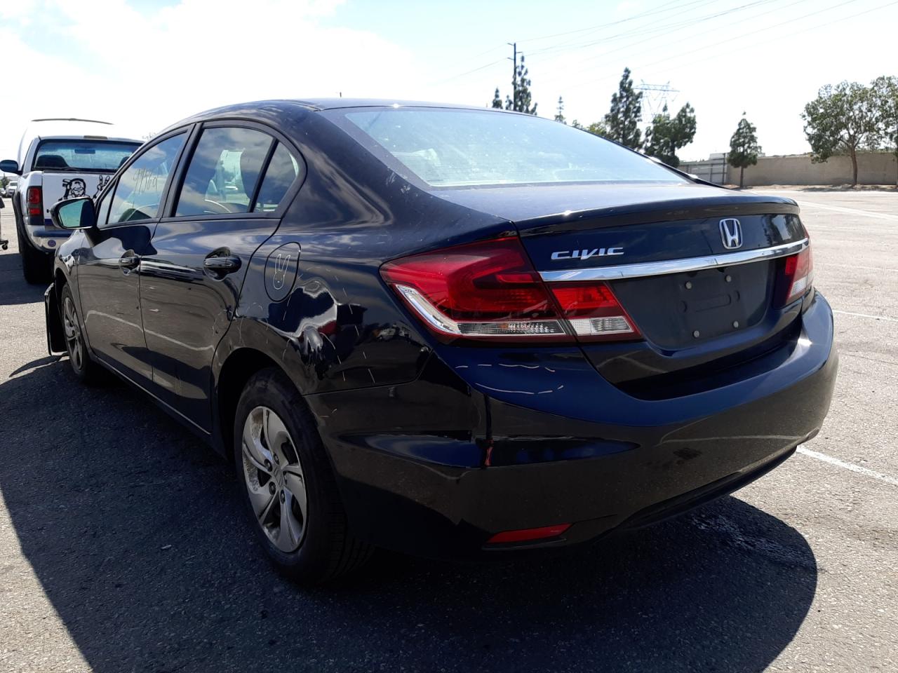 Photo 16 from auction – 2015 HONDA CIVIC LX with VIN 19XFB2F50FE704900