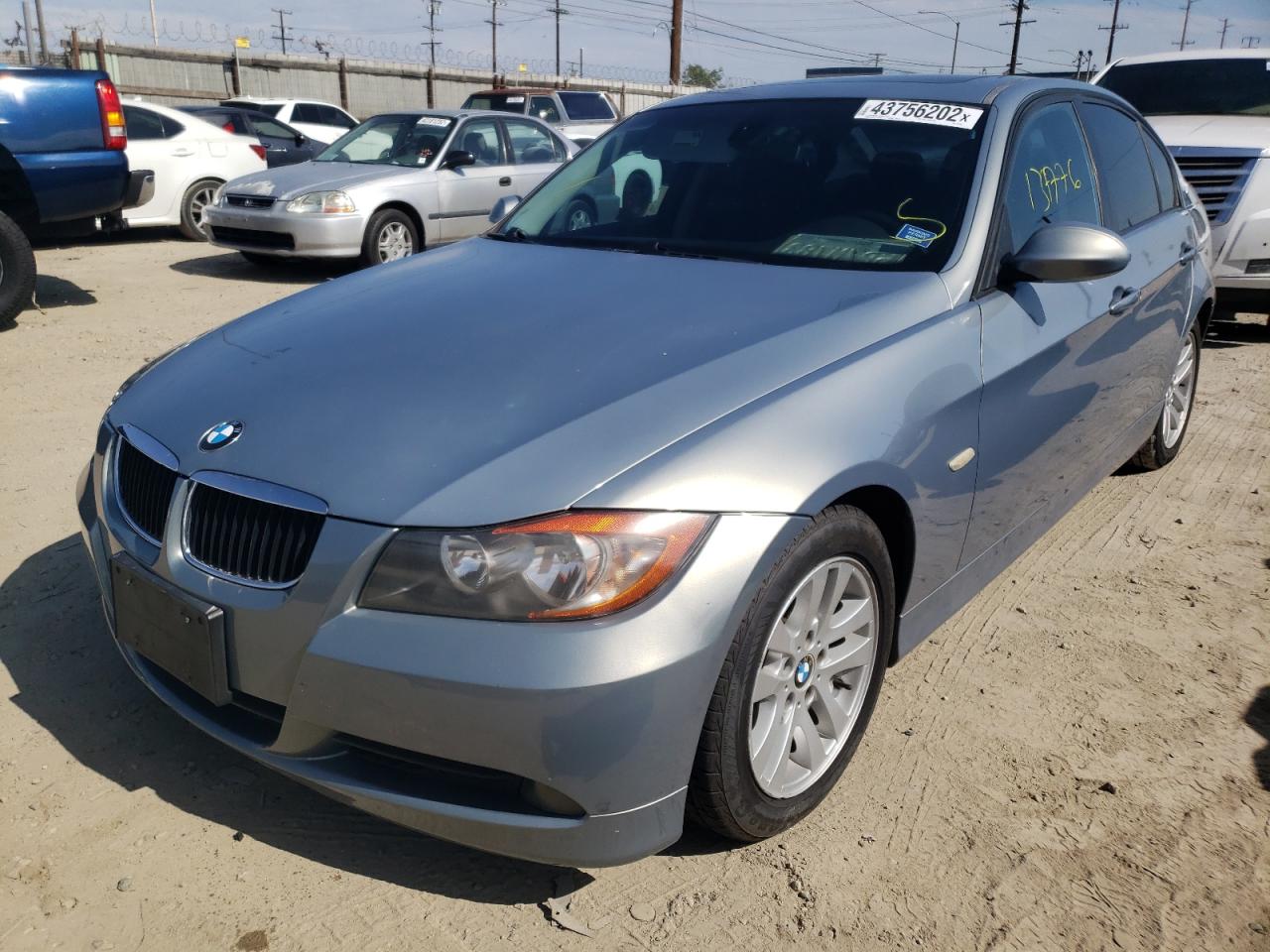 Photo 2 from auction – 2006 BMW 325 I with VIN WBAVB13516KX41698