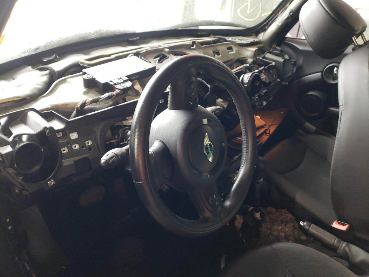 Photo 8 from auction – 2011 MINI COOPER with VIN WMWSU3C5XBT253010