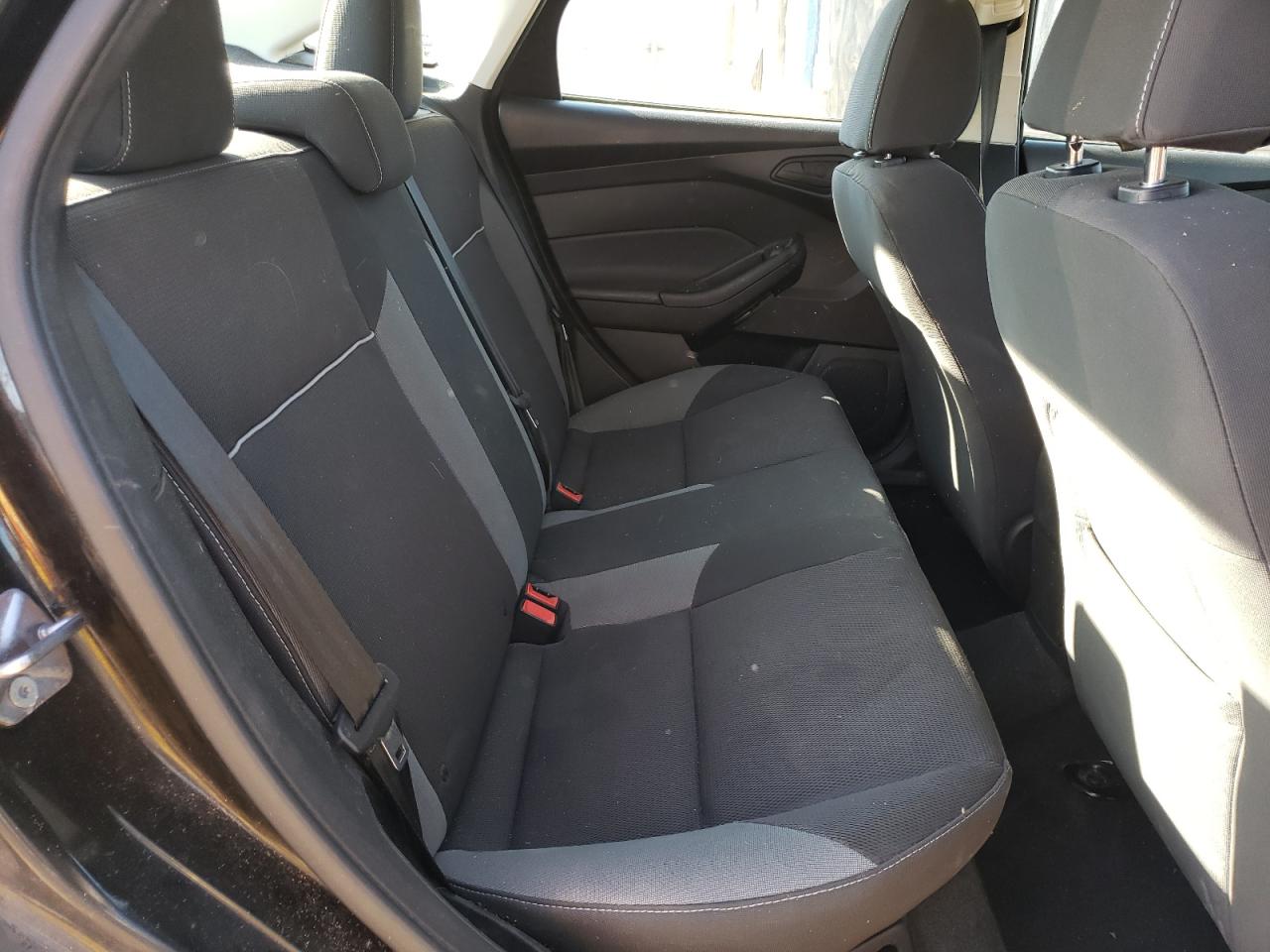 Photo 6 from auction – 2012 FORD FOCUS SE with VIN 1FAHP3F28CL417707