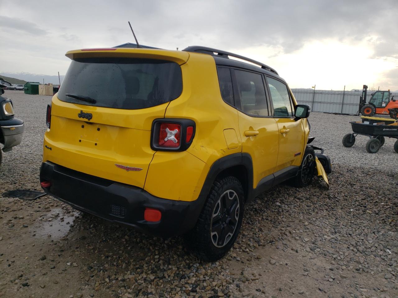 Photo 4 from auction – 2017 JEEP RENEGADE T with VIN ZACCJBCB9HPE43854
