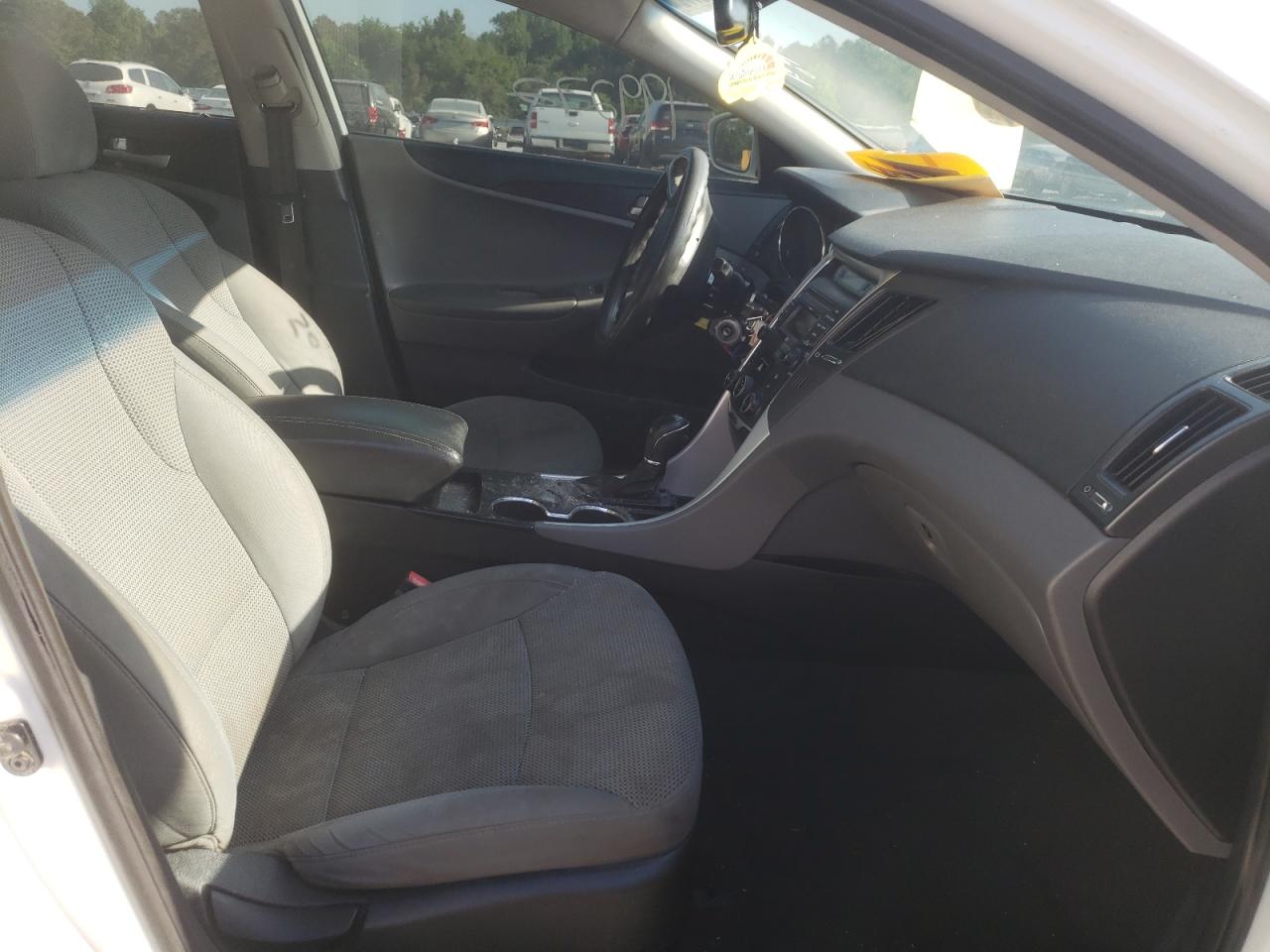 Photo 5 from auction – 2014 HYUNDAI SONATA GLS with VIN 5NPEB4ACXEH849434