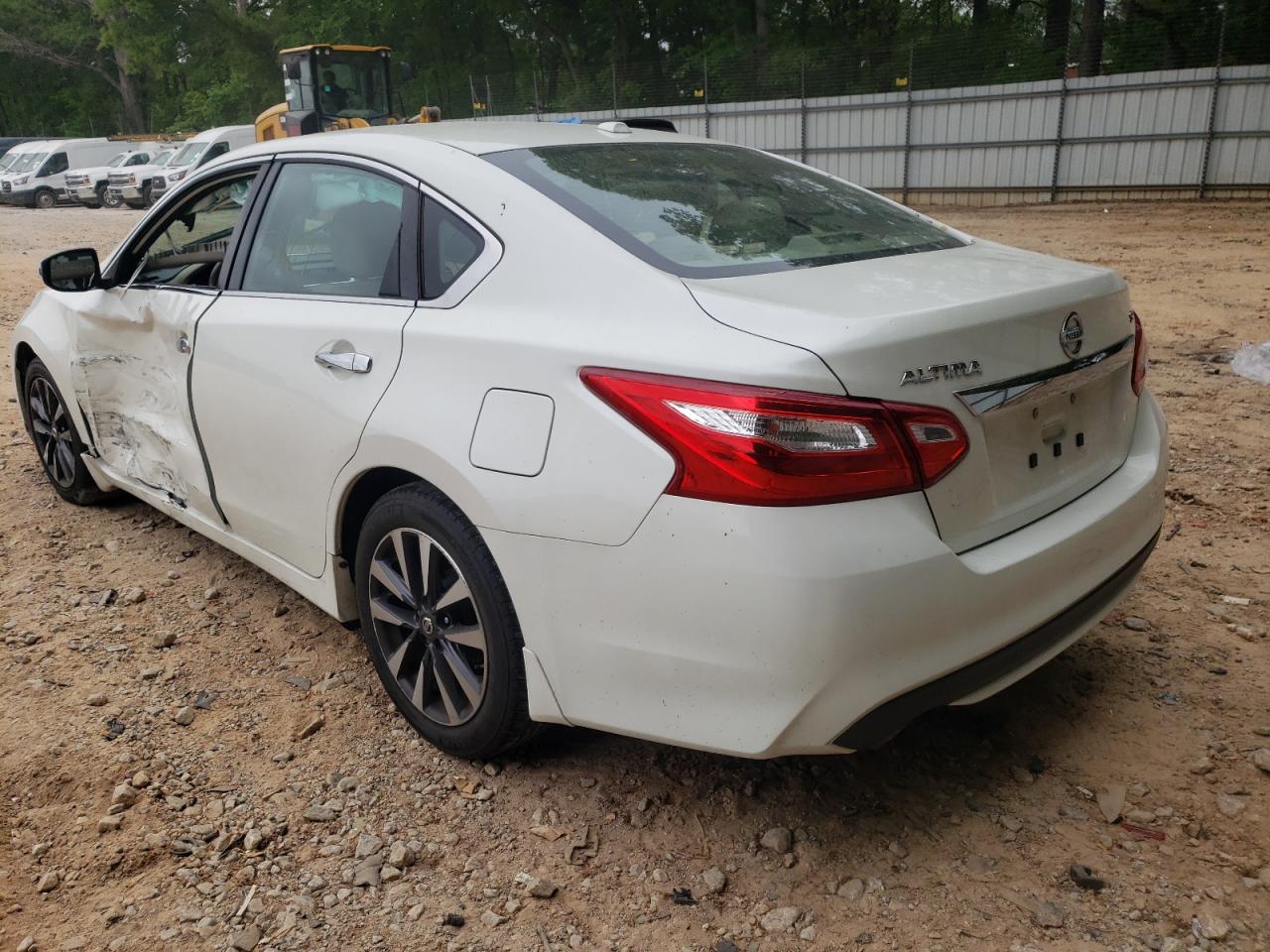 Photo 3 from auction – 2016 NISSAN ALTIMA 2.5 with VIN 1N4AL3AP2GC136671