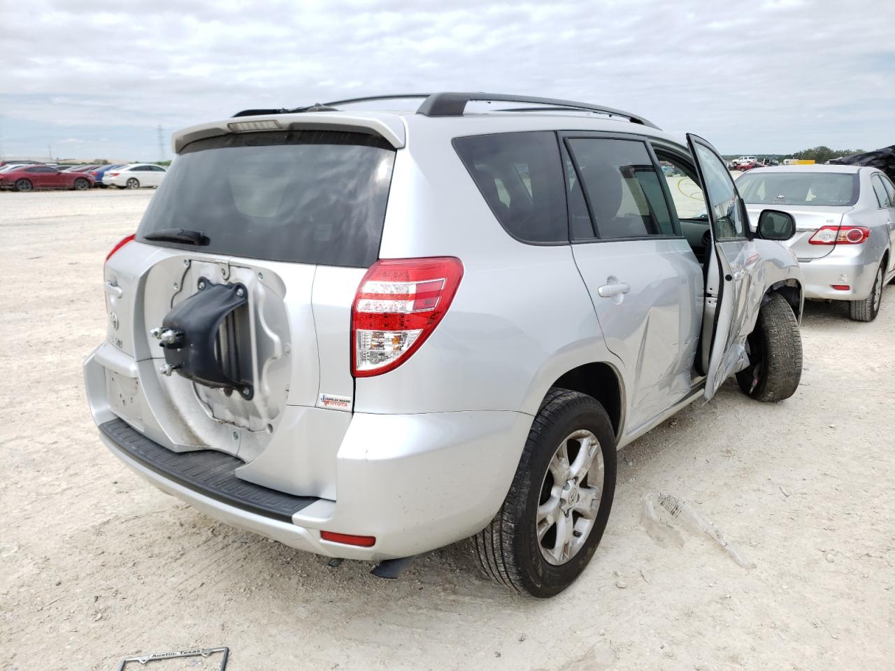 Photo 4 from auction – 2011 TOYOTA RAV4 with VIN 2T3ZF4DV4BW099035