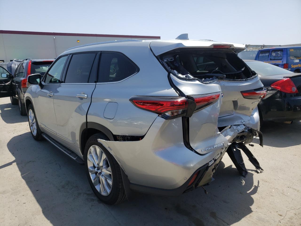 Photo 3 from auction – 2022 TOYOTA HIGHLANDER with VIN 5TDXBRCH0NS542962