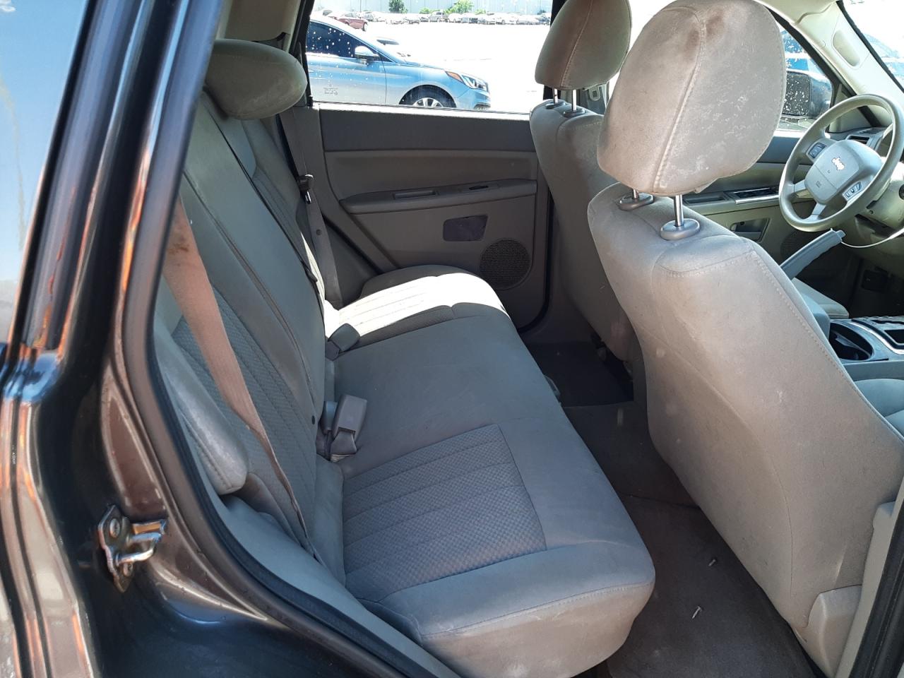 Photo 6 from auction – 2005 JEEP GRAND CHER with VIN 1J4GS48K05C720825