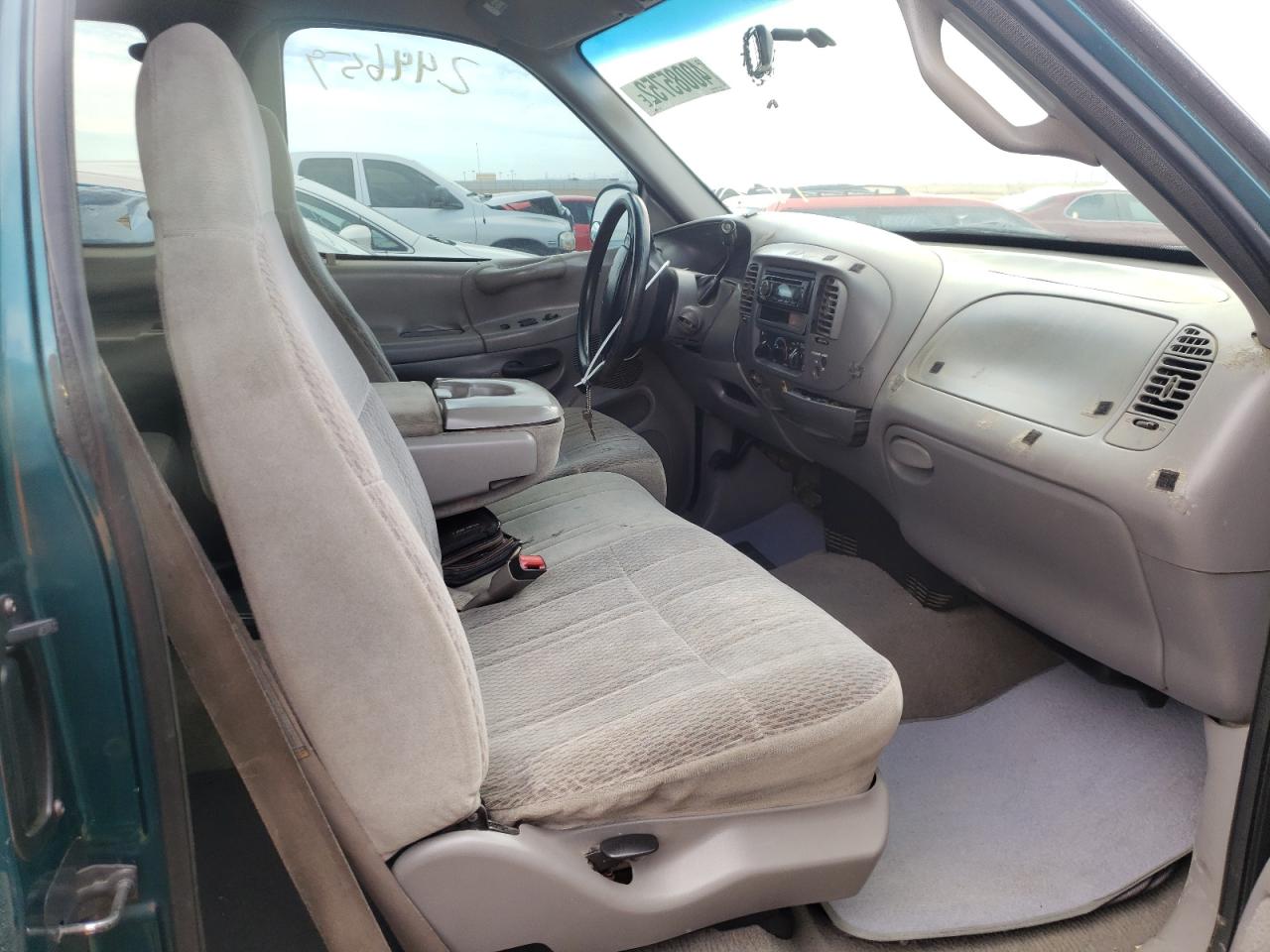 Photo 5 from auction – 1998 FORD F150 with VIN 1FTZX1769WKC00004