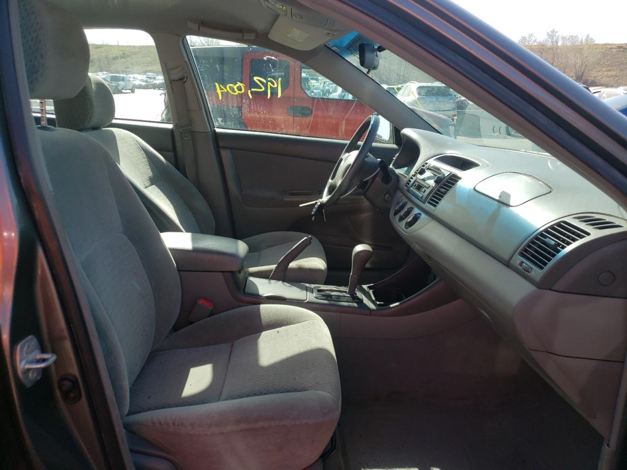 Photo 5 from auction – 2002 TOYOTA CAMRY LE with VIN 4T1BE32K32U617331