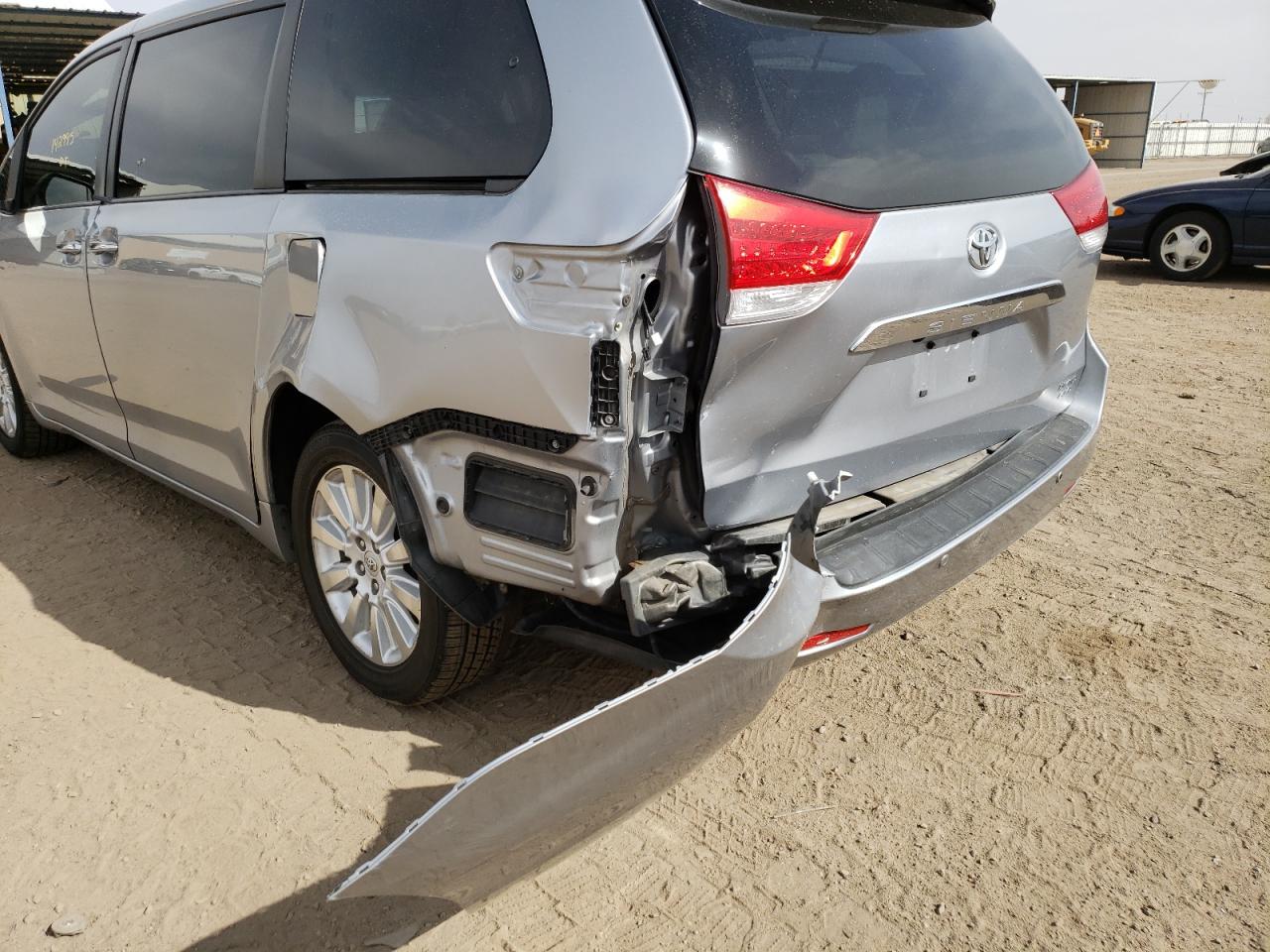 Photo 9 from auction – 2011 TOYOTA SIENNA XLE with VIN 5TDDK3DC7BS024619