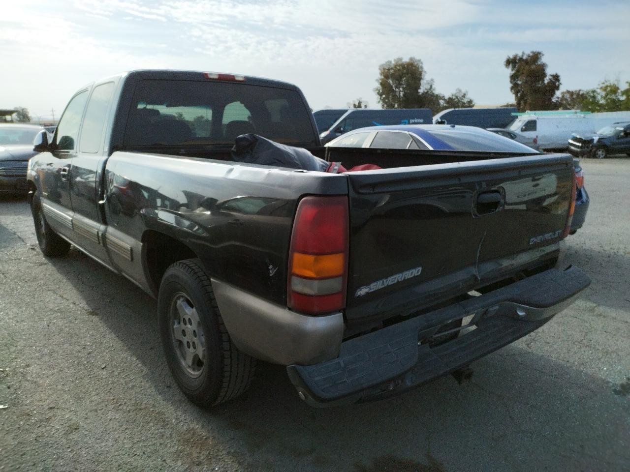 Photo 3 from auction – 2001 CHEVROLET SILVERADO with VIN 2GCEC19T111373523