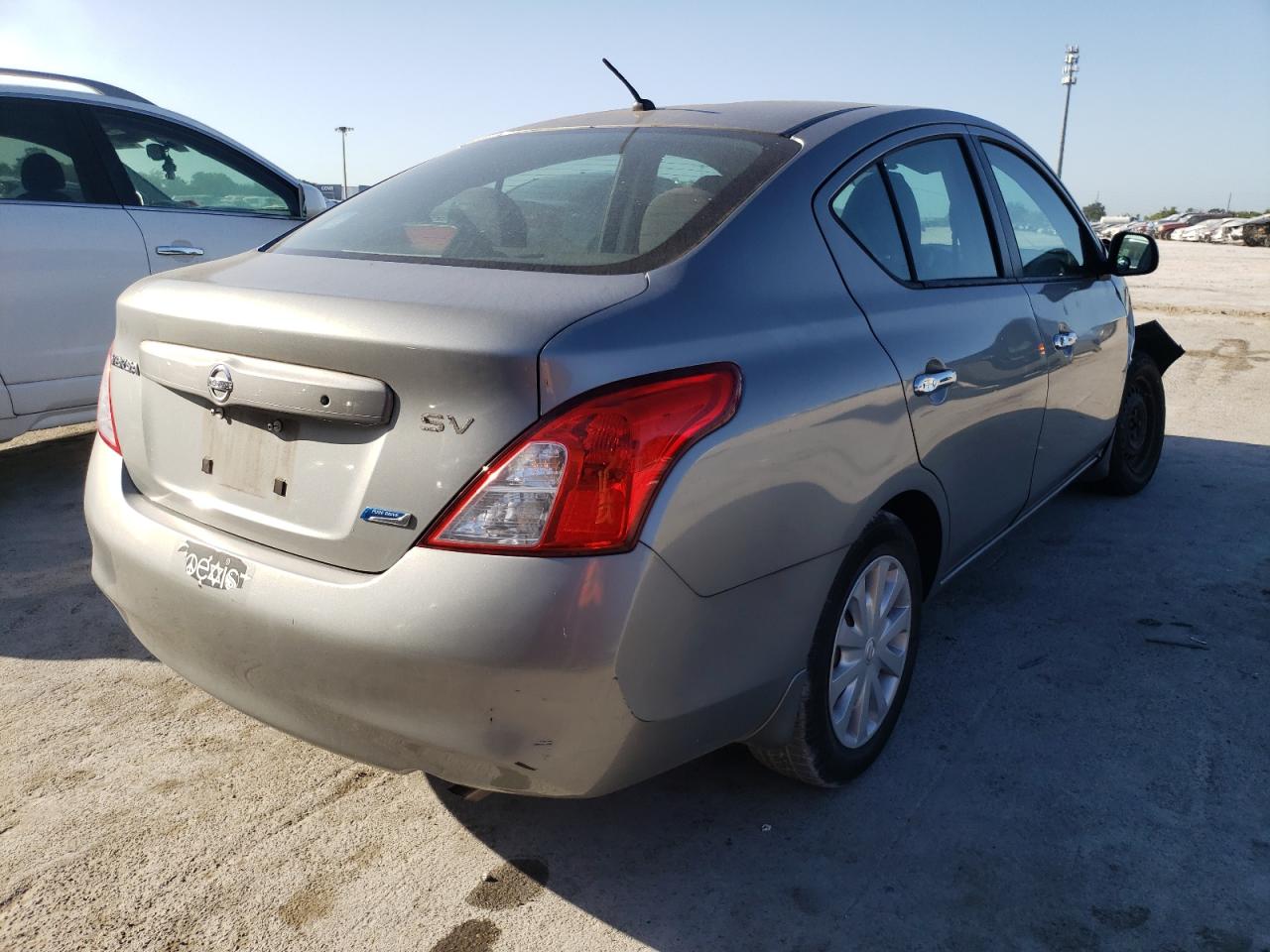 Zdjęcie 4 z aukcji – 2012 NISSAN VERSA S z VIN 3N1CN7AP2CL927286