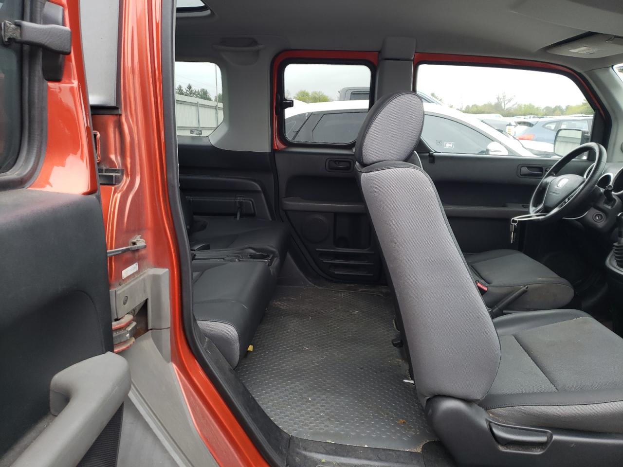Photo 6 from auction – 2005 HONDA ELEMENT LX with VIN 5J6YH27325L031080