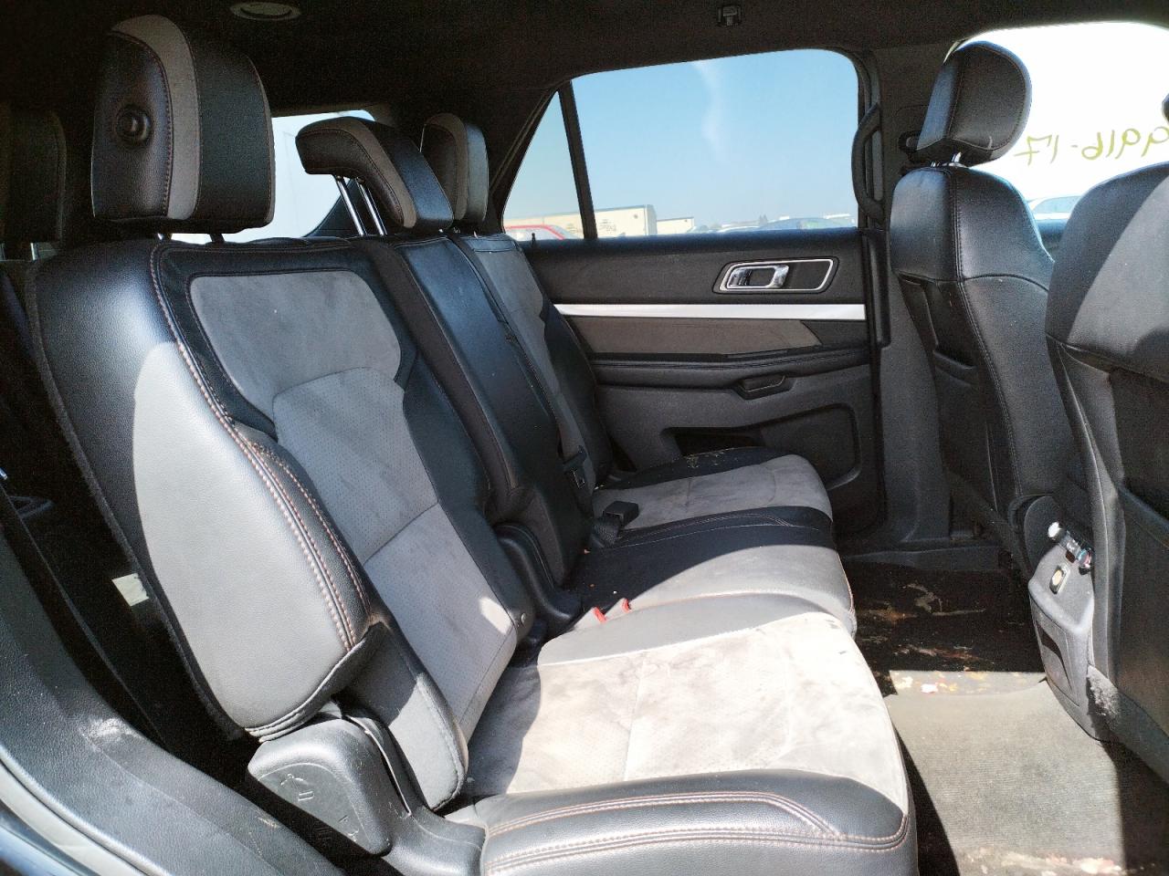 Zdjęcie 6 z aukcji – 2017 FORD EXPLORER X z VIN 1FM5K7D81HGE22799