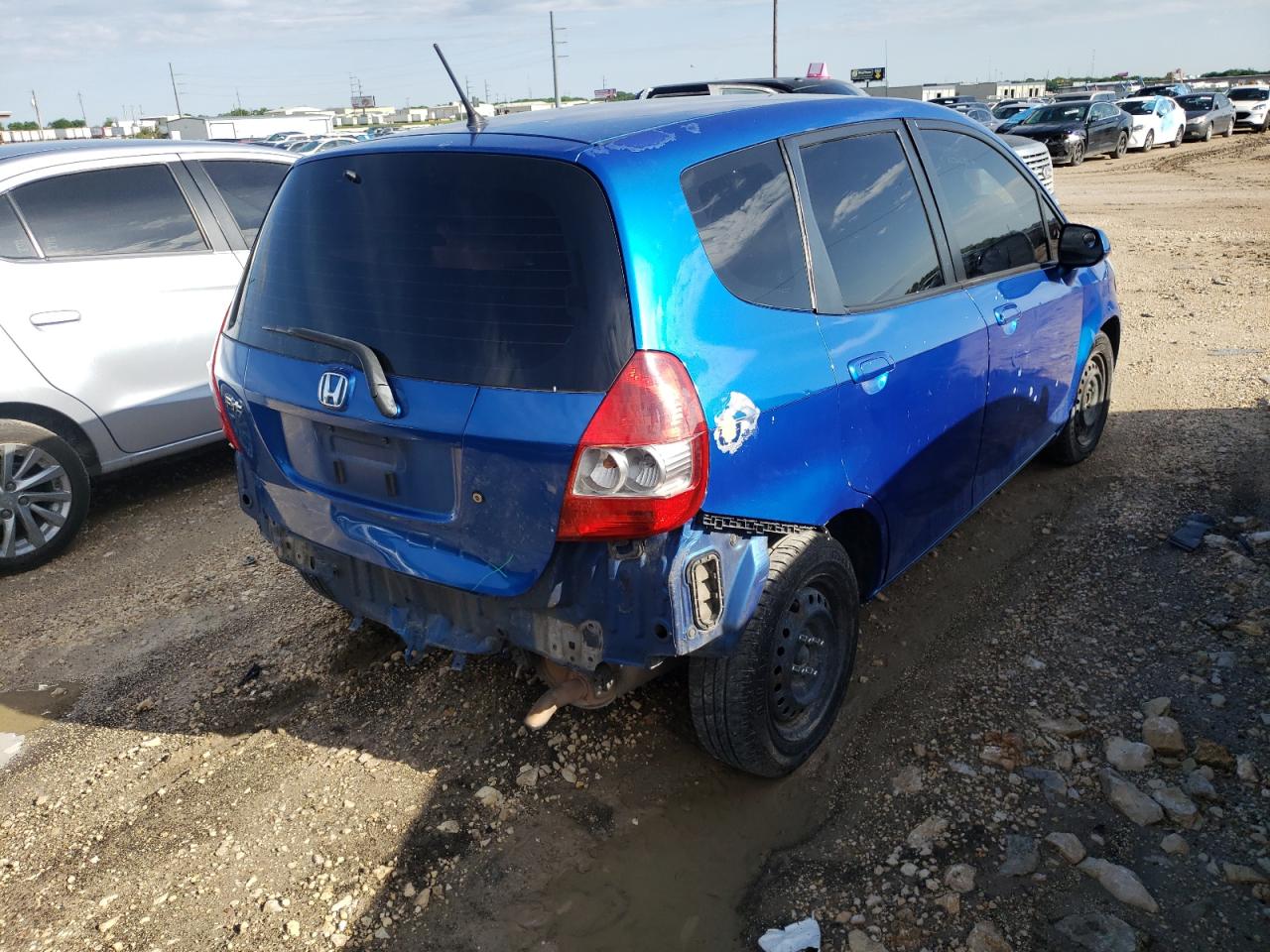 Photo 4 from auction – 2008 HONDA FIT with VIN JHMGD38438S021001