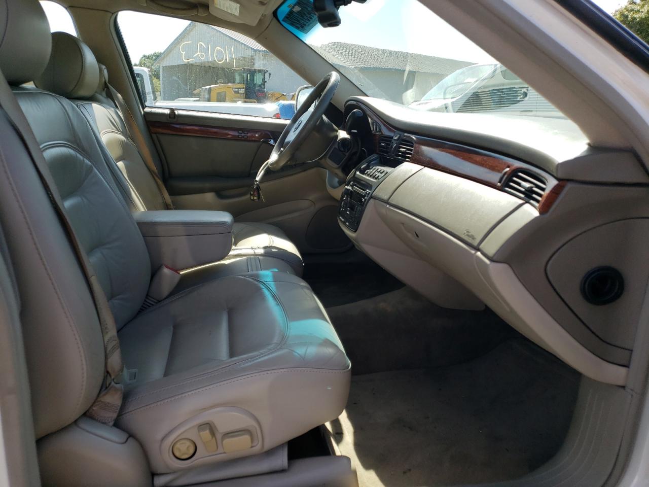 Photo 5 from auction – 2003 CADILLAC DEVILLE with VIN 1G6KD54Y63U147062