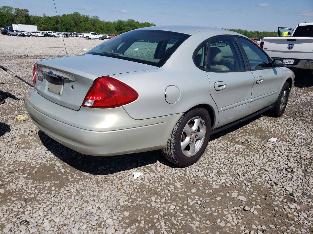 Photo 4 from auction – 2003 FORD TAURUS SES with VIN 1FAFP55U53A106611
