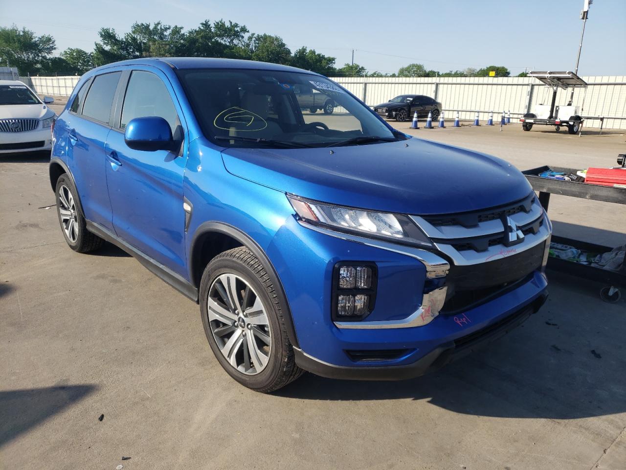 MITSUBISHI OUTLANDER 2021 with VIN JA4APUAUXMU014635 - Photo from auction