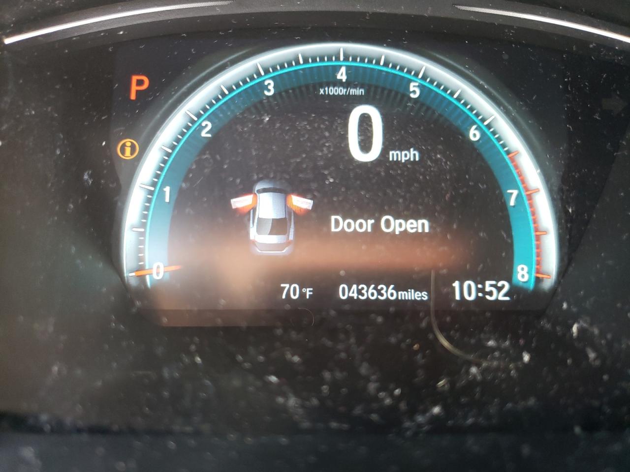 Photo 8 from auction – 2016 HONDA CIVIC TOUR with VIN 2HGFC1F96GH635096