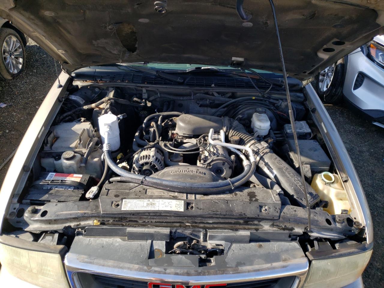 Photo 7 from auction – 2002 GMC SONOMA with VIN 1GTDT19W828207343