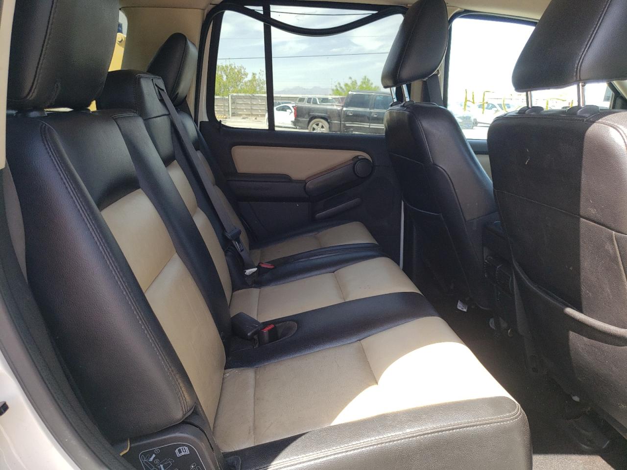 Photo 6 from auction – 2009 FORD EXPLORER E with VIN 1FMEU64E79UA05541